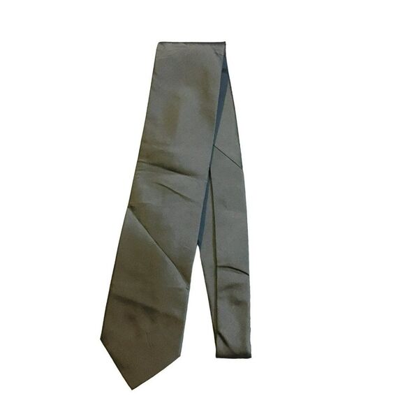 Kenneth Cole Other - 5/$15 Kenneth Cole Reaction 56 inch Silver Solid 100% Men's Silk Tie NWOT